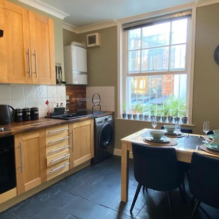 Spacious 2-Bed Flat With Garden, 3 Minutes Walk From Oval Tube Station London Exteriör bild